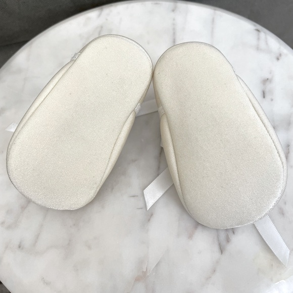 Janie & Jack Baby ribbon shoes - Picture 4 of 6